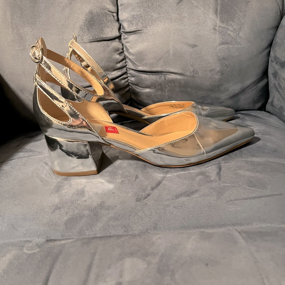 Women’s Silver Heels 9.5